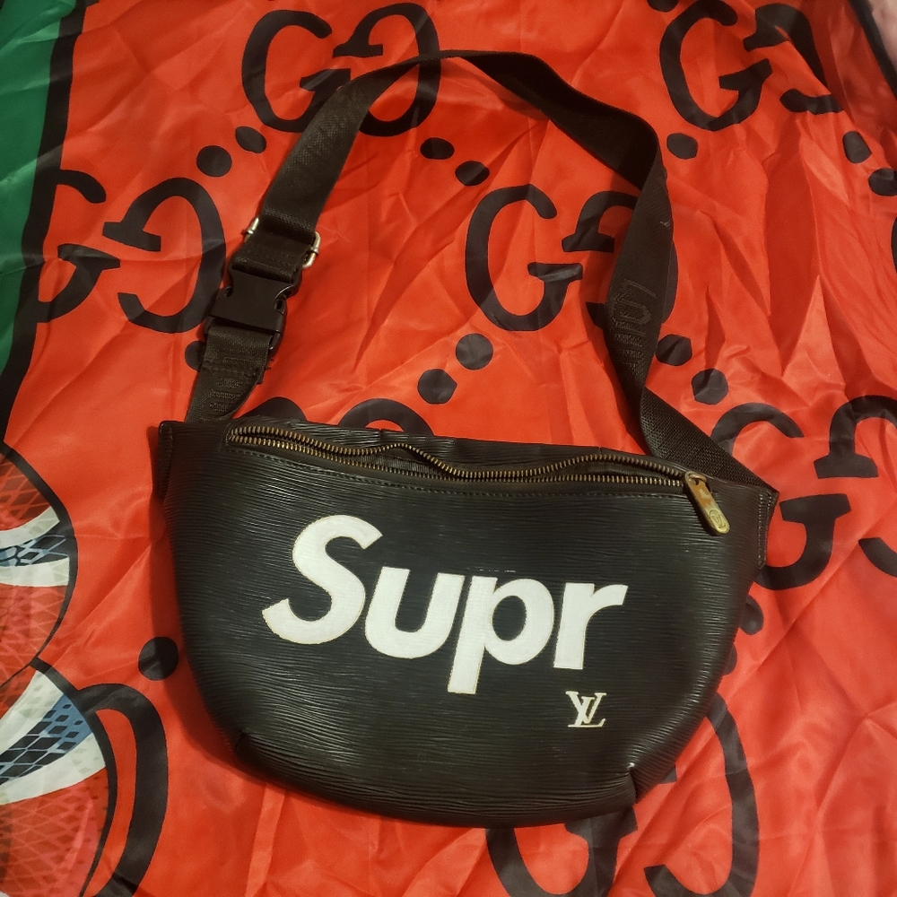 Supreme/LV handbag